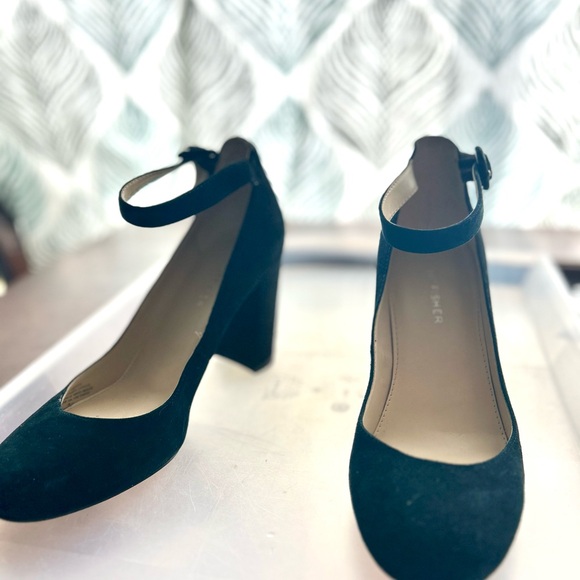 Marc Fisher Women's Block Heel Pumps Size 6 Black Suede With Strap - Picture 5 of 5